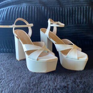 Stuart Weitzman Patent leather Platform Heel Shoe